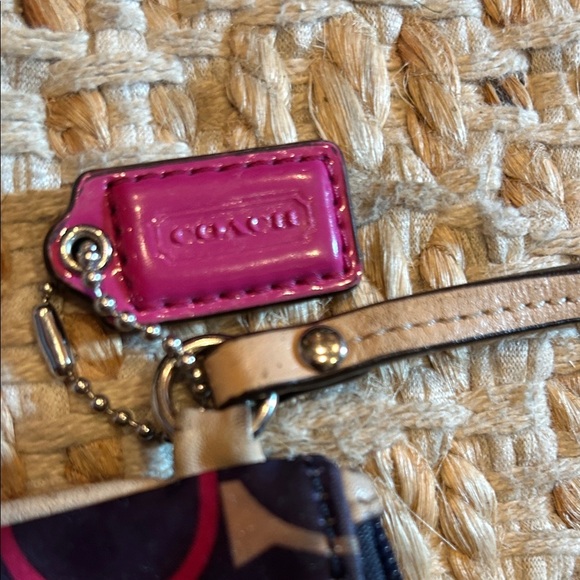 Coach Signature Pattern Wristlet in Pink and Brown - Picture 3 of 12